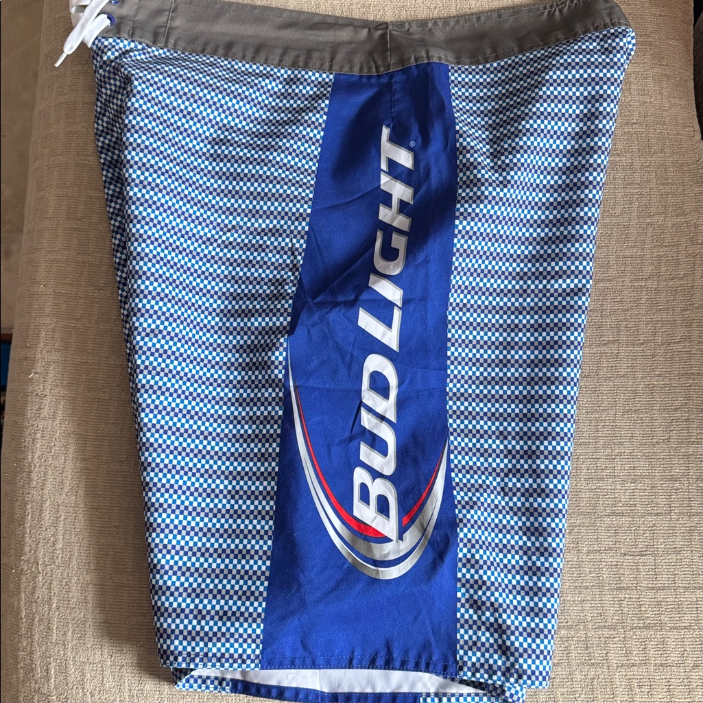 Men’s Bud Light Blue Checkered Boardshort, 38 Waist. Nwot
